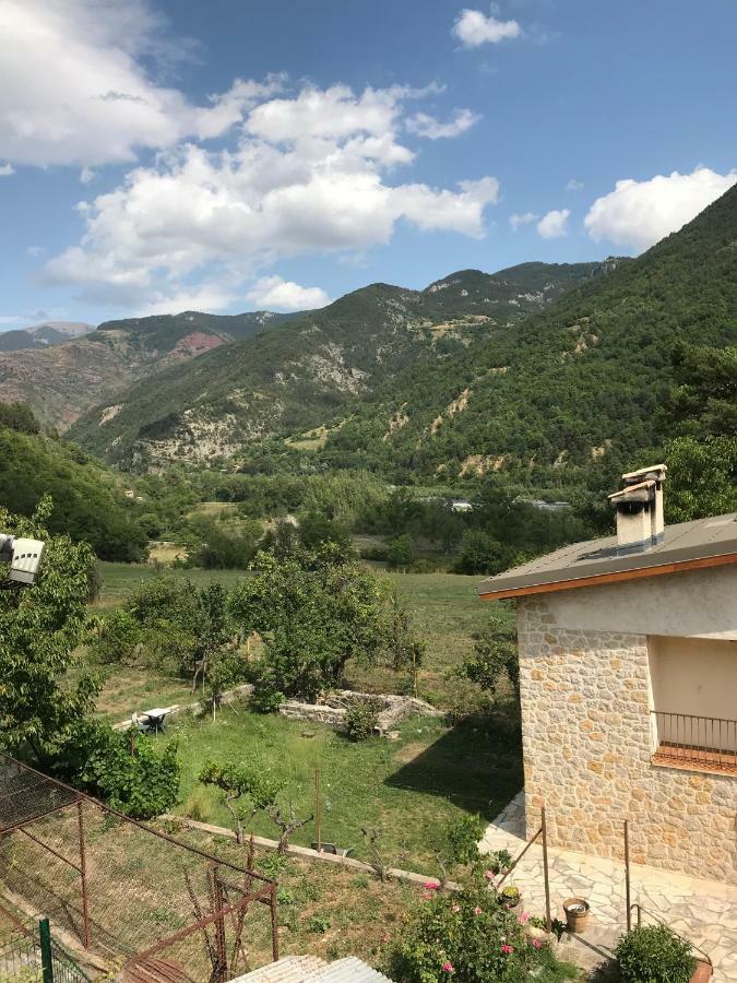 Gite De La Fontaine Gorges De Daluis Esterno foto